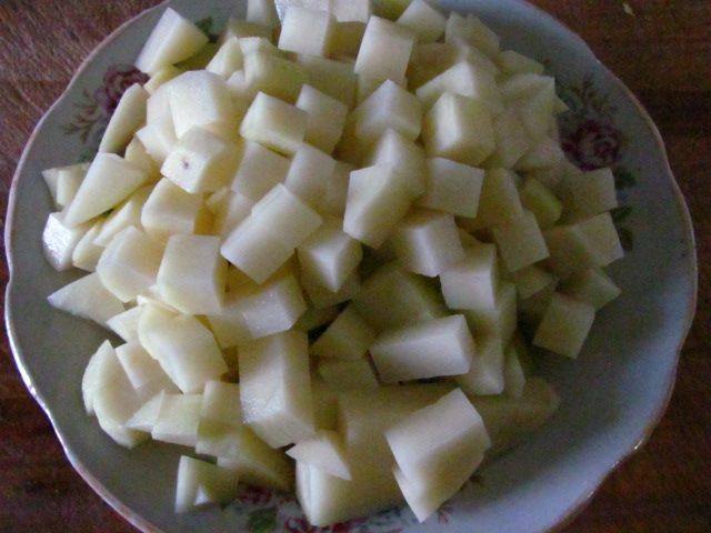 家常炖土豆步骤2