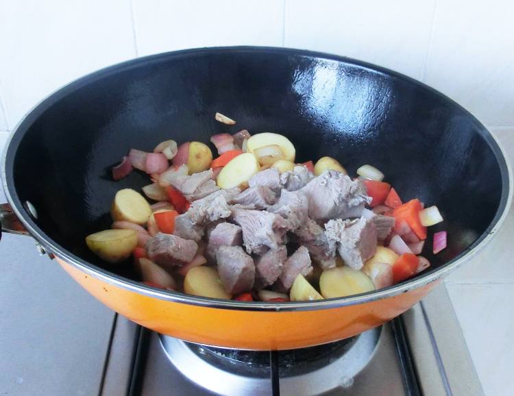 小土豆咖喱牛肉步骤10