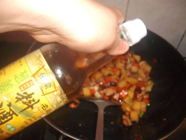 宫保土豆丁步骤11