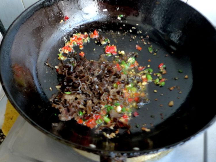 鱼香土豆丝步骤8
