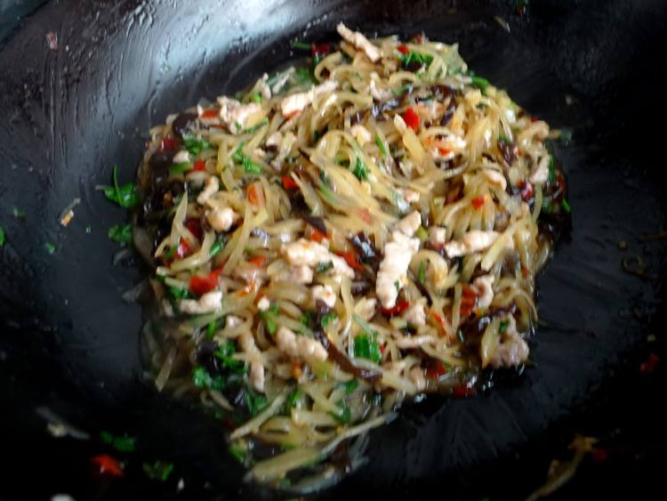 鱼香土豆丝步骤13