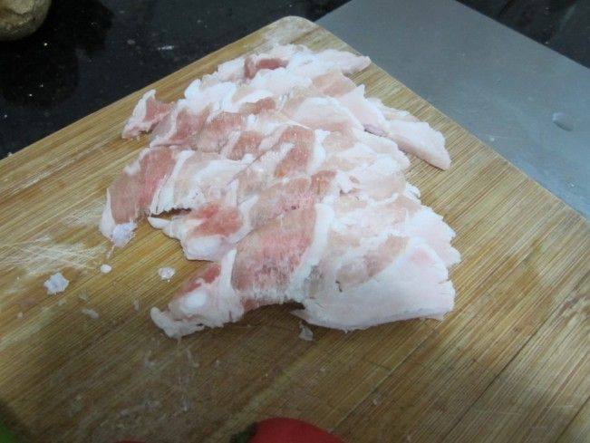 辣椒炒包菜步骤2