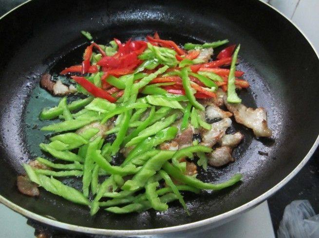 辣椒炒包菜步骤5