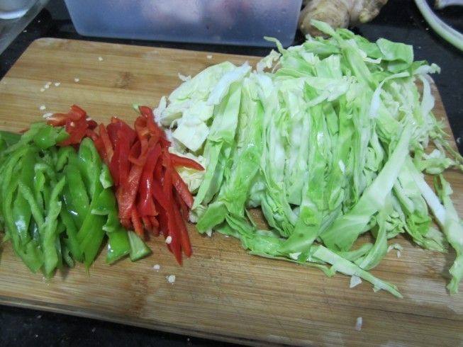 辣椒炒包菜步骤3