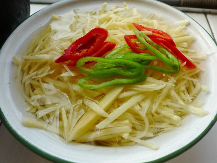 双椒土豆丝步骤2