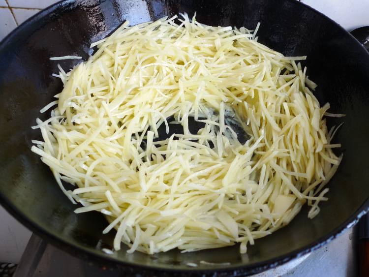 双椒土豆丝步骤3