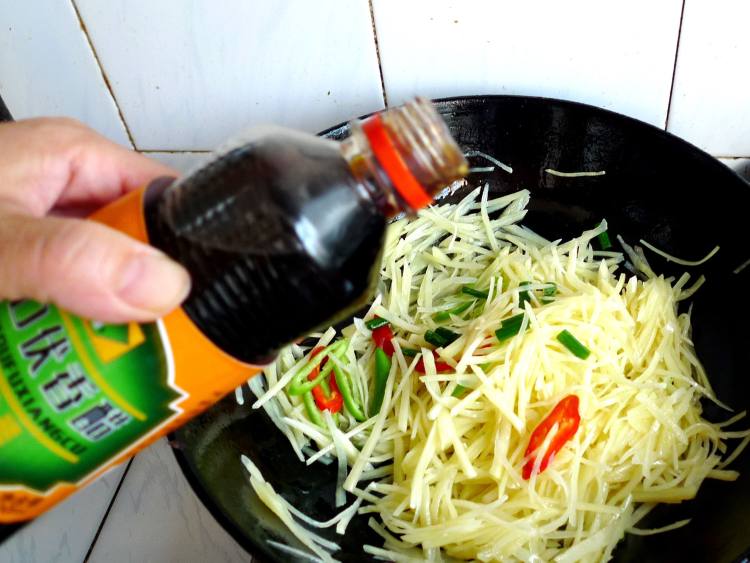 双椒土豆丝步骤5