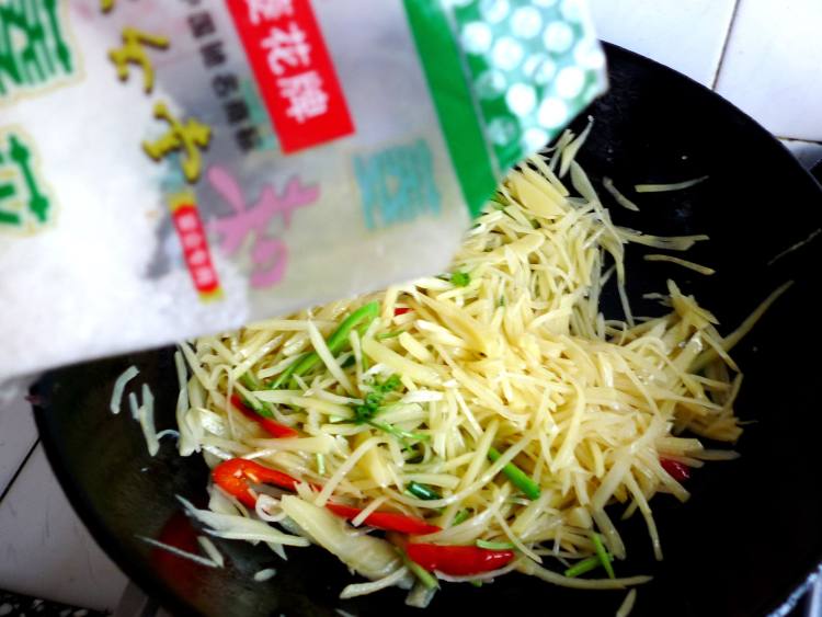 双椒土豆丝步骤7