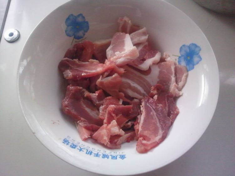 土豆肉片炖豆角步骤2