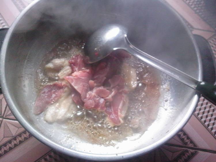土豆肉片炖豆角步骤5