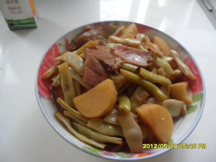 土豆肉片炖豆角步骤11