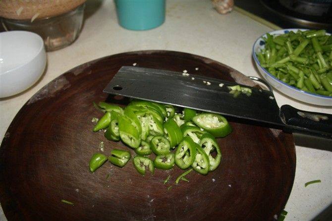 肉炒空心菜步骤2