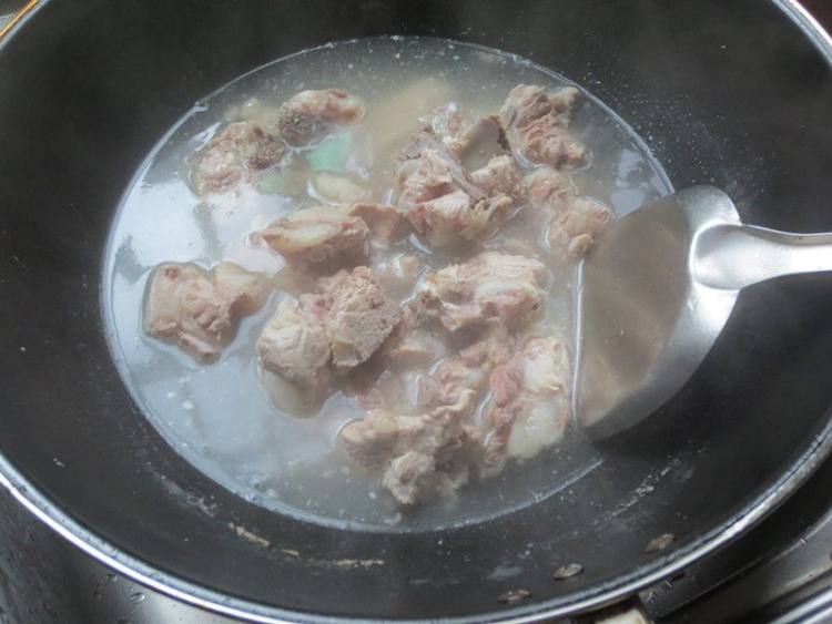 土豆排骨粥步骤2