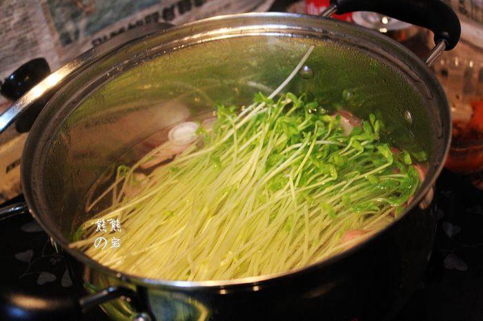 豆苗樱桃萝卜汤步骤8