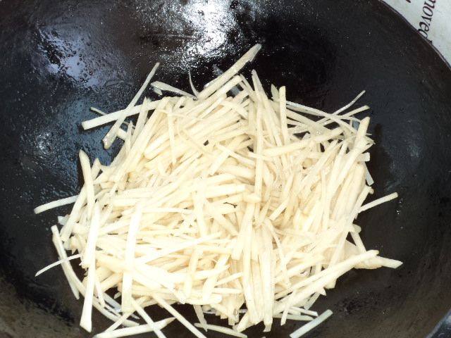 炝土豆丝步骤4