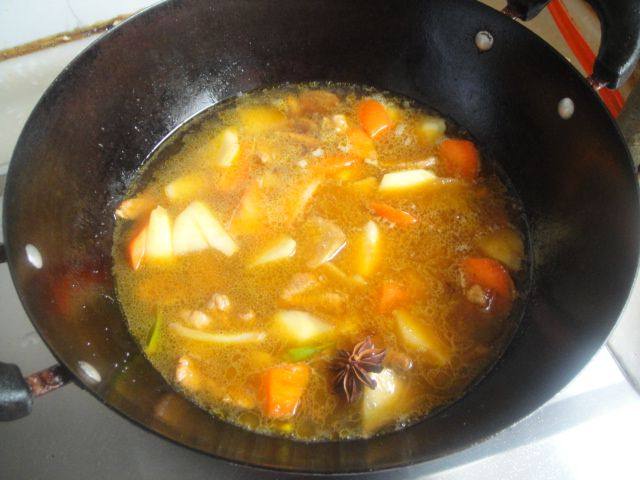 猪肉炖土豆胡萝卜步骤7