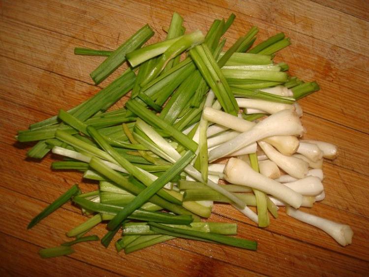 蒜香土豆丝步骤2