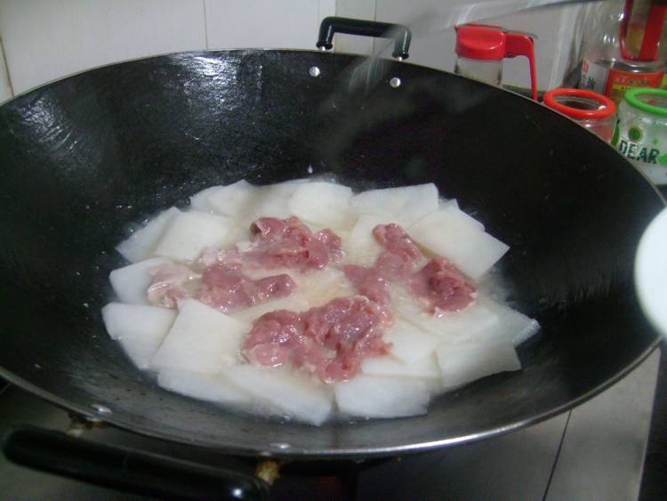 肉片白萝卜步骤5