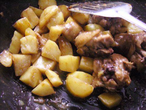 鸡腿焖土豆步骤8
