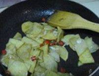 回锅土豆片步骤7