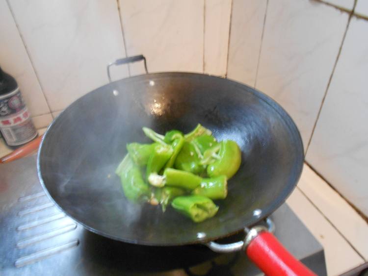 豆豉油爆辣椒步骤7