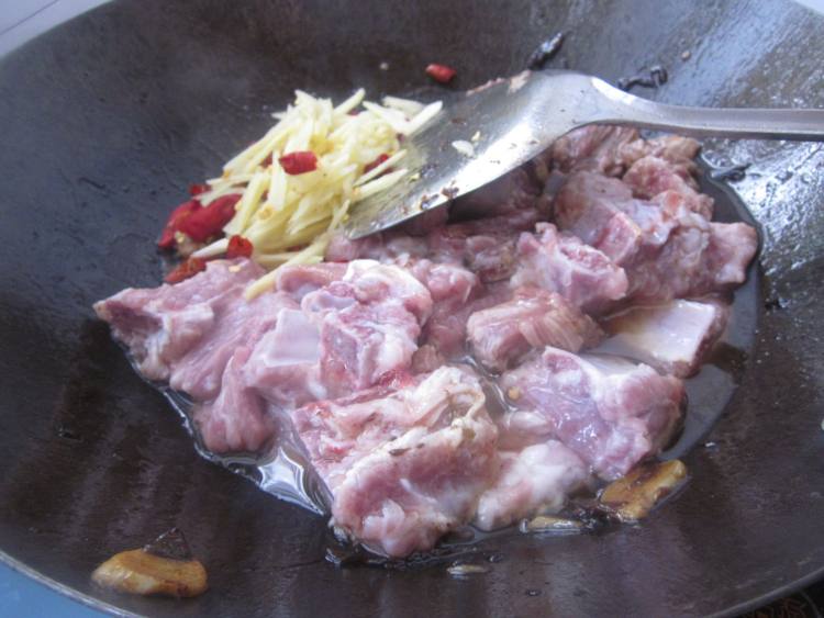 排骨烧土豆步骤5