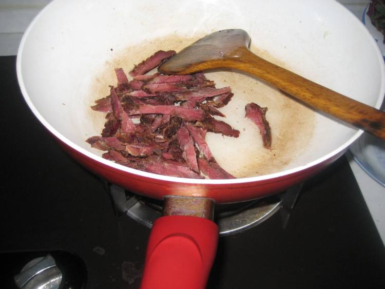 牛肉炒萝卜丝步骤4