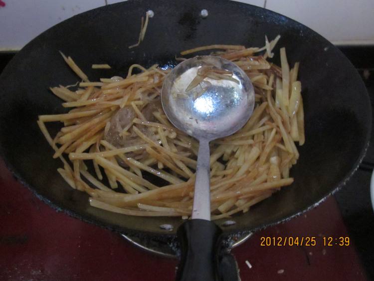 土豆炒粉条步骤8