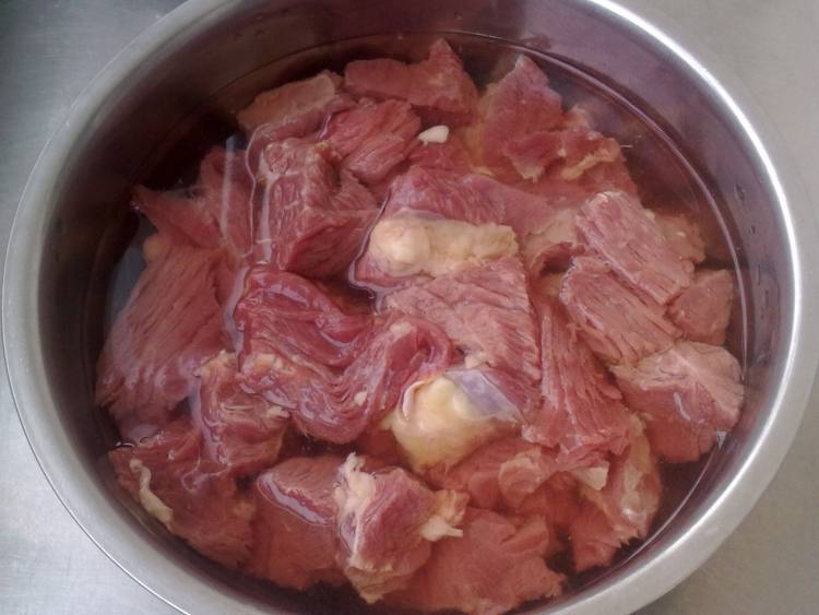电锅煮牛肉步骤3