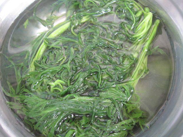 柳蒿芽土豆汤—迟到的步骤3