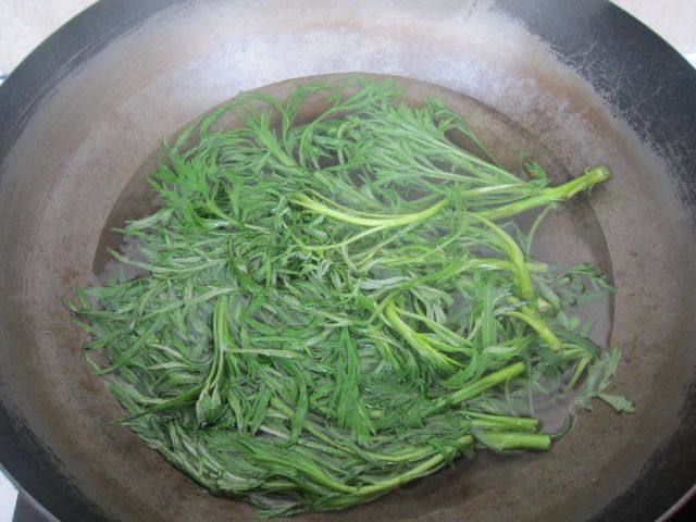 柳蒿芽土豆汤—迟到的步骤2