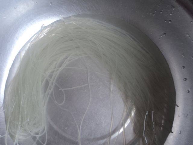 牛肉菠菜粉丝汤步骤3