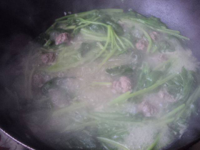 牛肉菠菜粉丝汤步骤8
