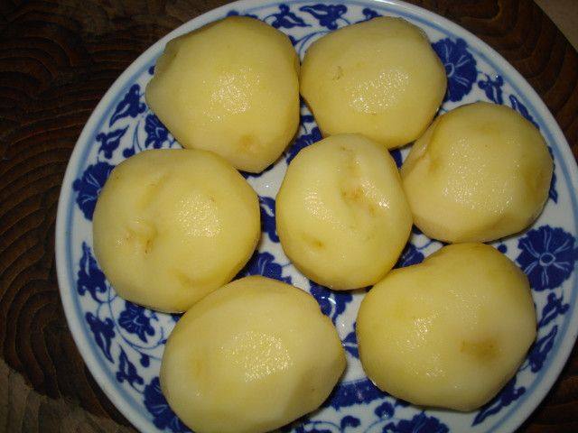 香肠炒土豆片步骤1