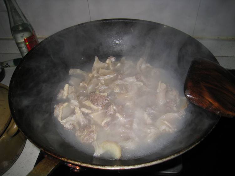 土豆牛腩煲步骤1