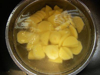 香肠土豆片步骤3