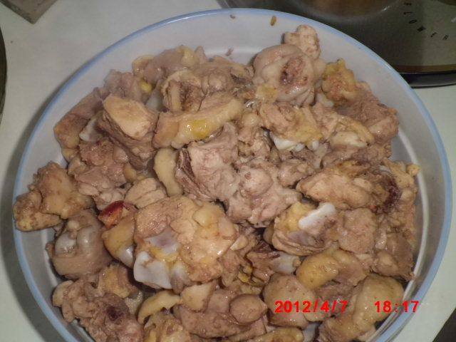 土豆萝卜炖鸡步骤2