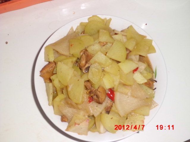 土豆萝卜炖鸡步骤7