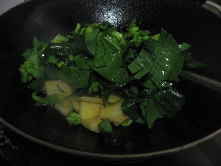 青菜土豆步骤4