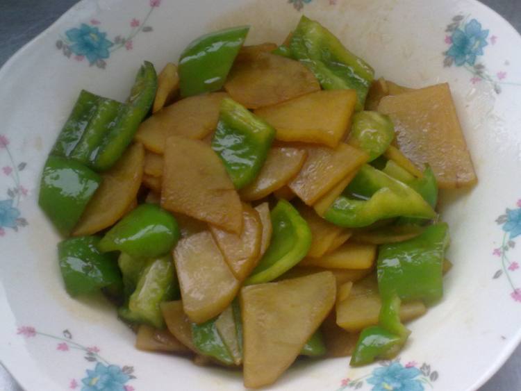 土豆炒青椒步骤5