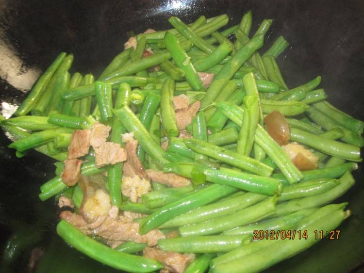土豆豆角炖肉步骤7