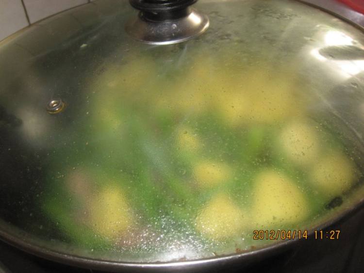 土豆豆角炖肉步骤10