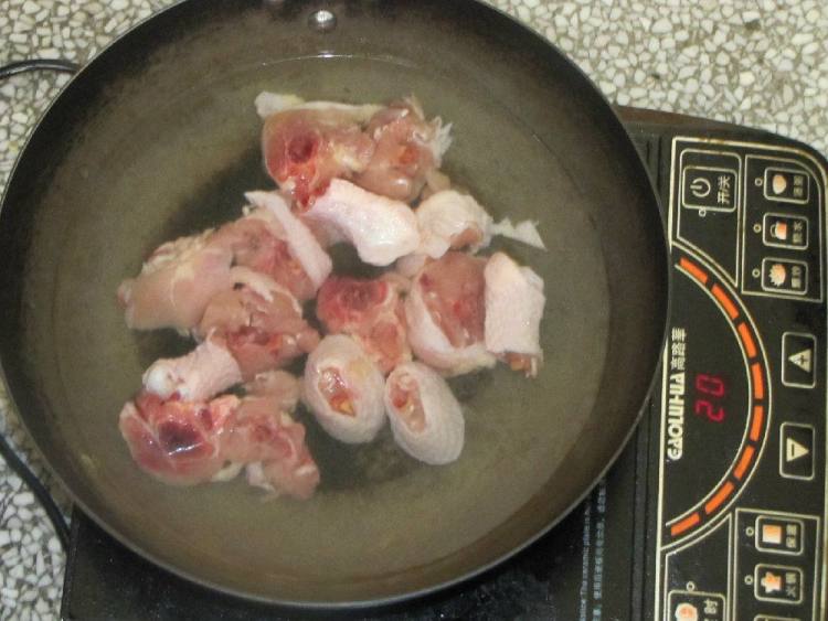 鸡块土豆步骤1