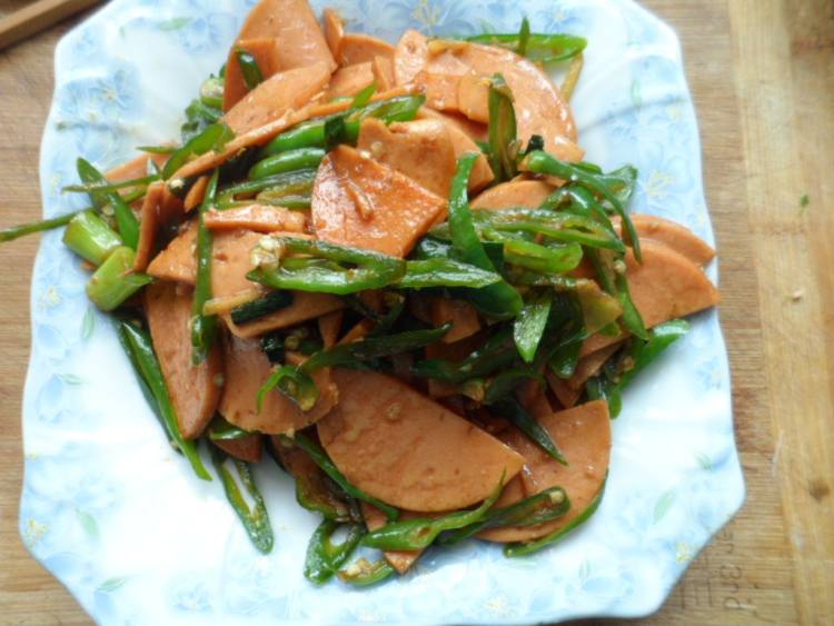 辣椒炒火腿肠步骤5