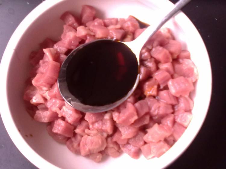 蚝油牛肉丁步骤4