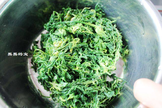 荠荠菜炖土豆-东北炖步骤1