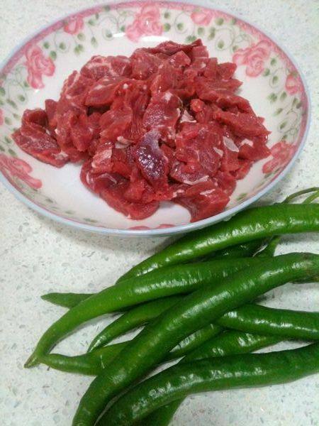 尖椒嫩牛步骤1