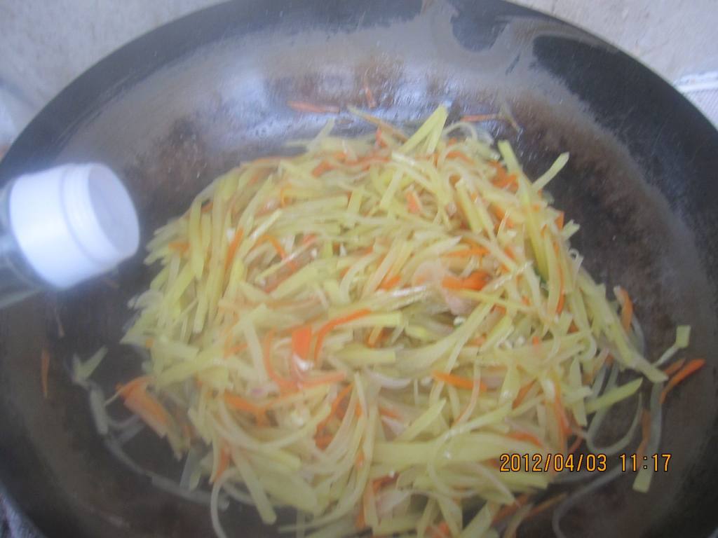 炒土豆胡萝卜丝步骤10