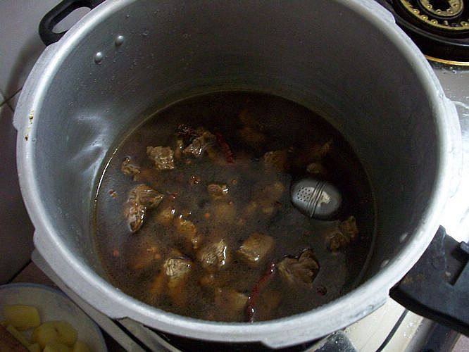 红烧土豆牛肉步骤7