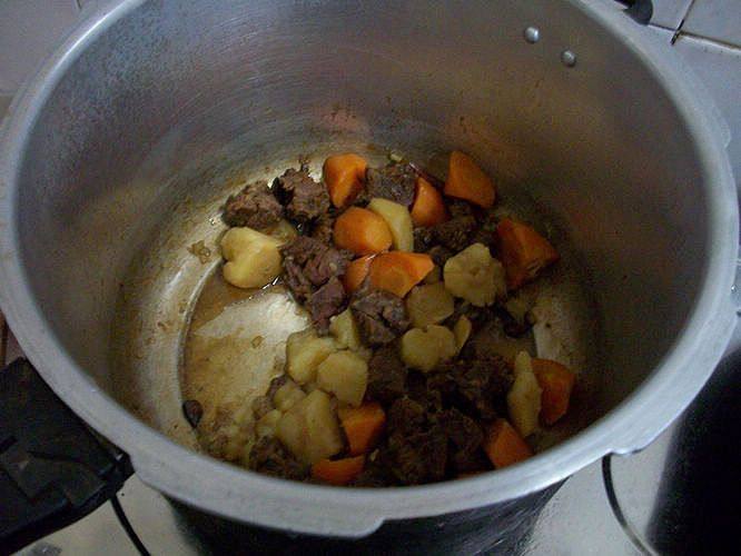 红烧土豆牛肉步骤9